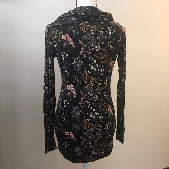 A Pea in the Pod cowl neck maternity top - Picture 3 of 5